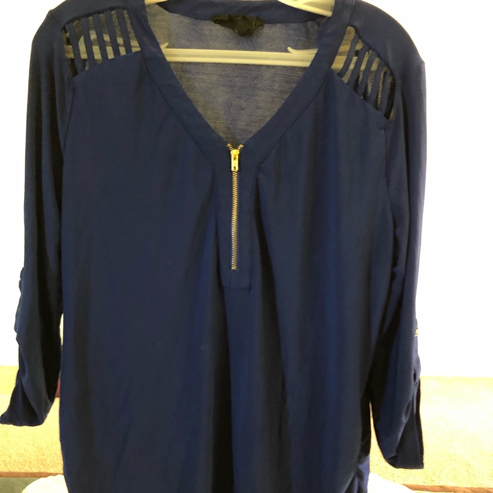 Sweet Wanderer  maternity blouse.